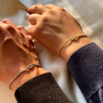 bracelet fin noué délicat doré à lor fin