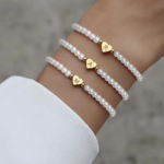 bracelet perles nacrées lettre