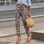 pantalon crayon imprimé léopard slim femme