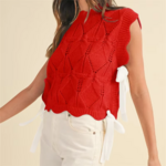 pull sans manches rouge noué