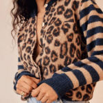 cardigan en laine imprimé léopard pour femme bleu (2)