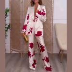 ensemble tailleur femme blanc fleuri rose