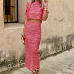 Ensemble haut et robe à manches bouffantes et jupe fendue fushia (2)