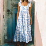 robe longue à bretelles bleue à fleurs