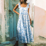 robe maxi à bretelles bleue fleurie