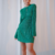 robe courte verte dos nu à manches longues