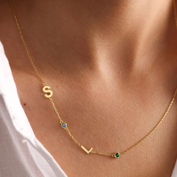 Collier personnalisé avec initiale et pierre de naissance cadeau femme