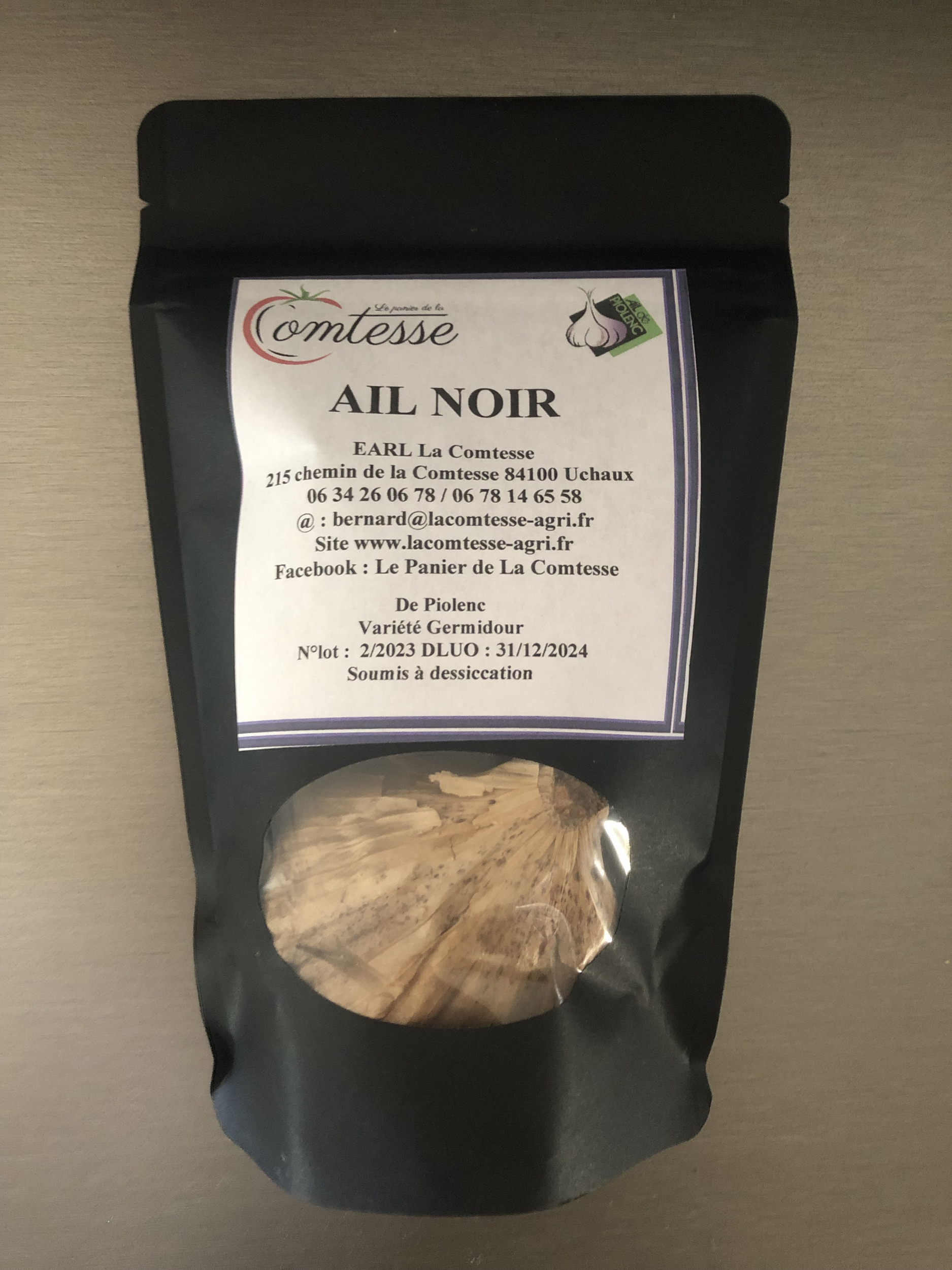 Ail noir 1