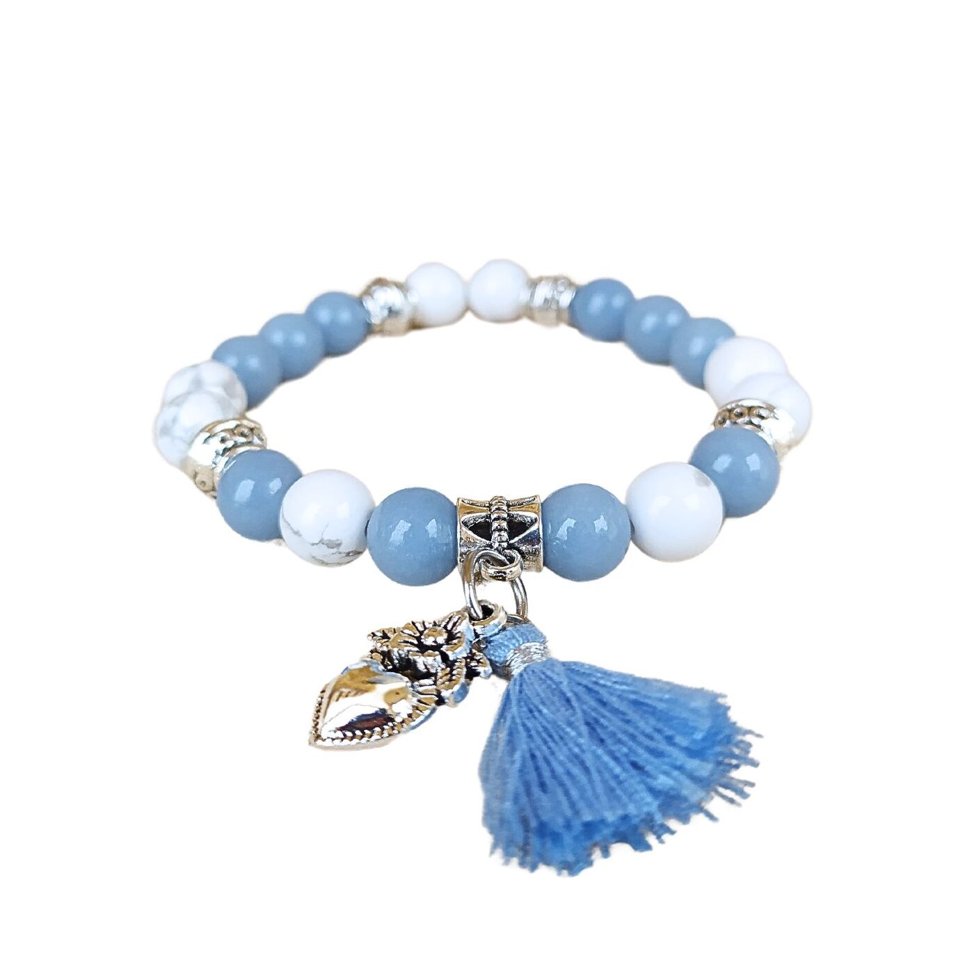 bracelet angelite et howlite avec breloque330
