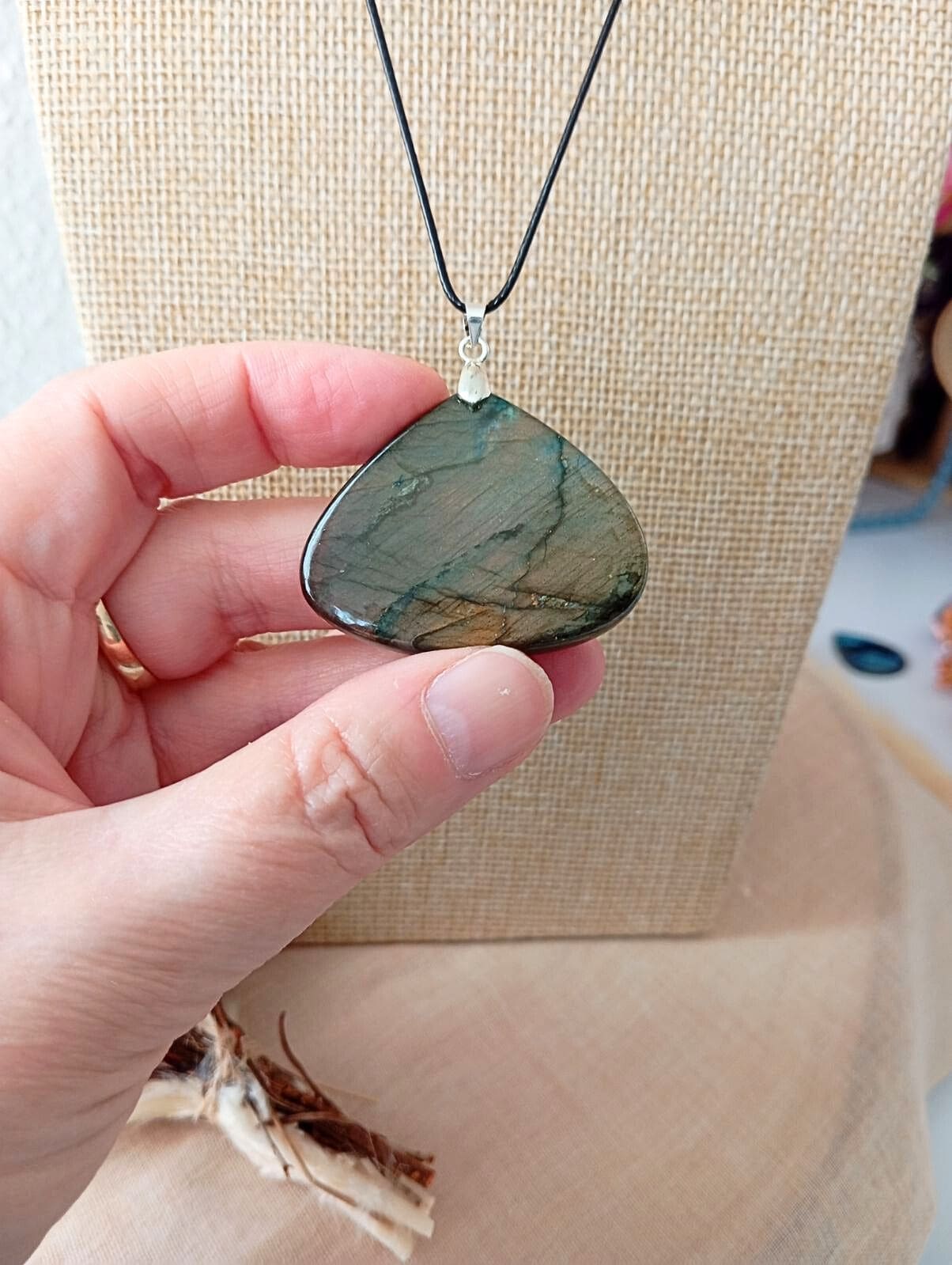 pendentif labradorite doré madagascar