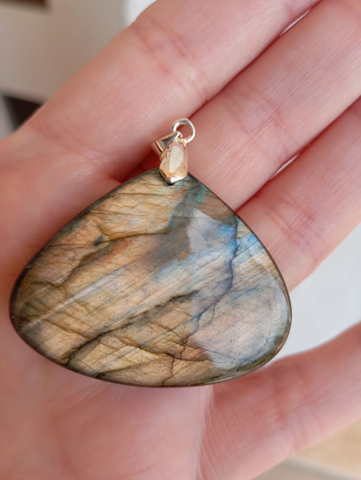 pendentif triangle labradorite doré1