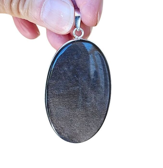 pendentif-obsidienne-argenté-porté2