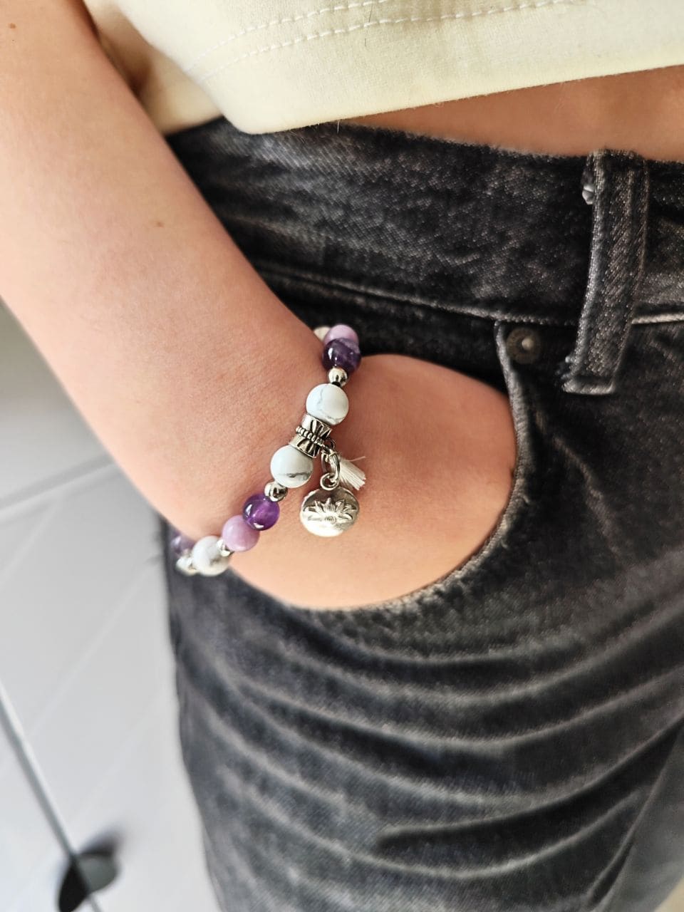bracelet-lépidolite-porté (1)