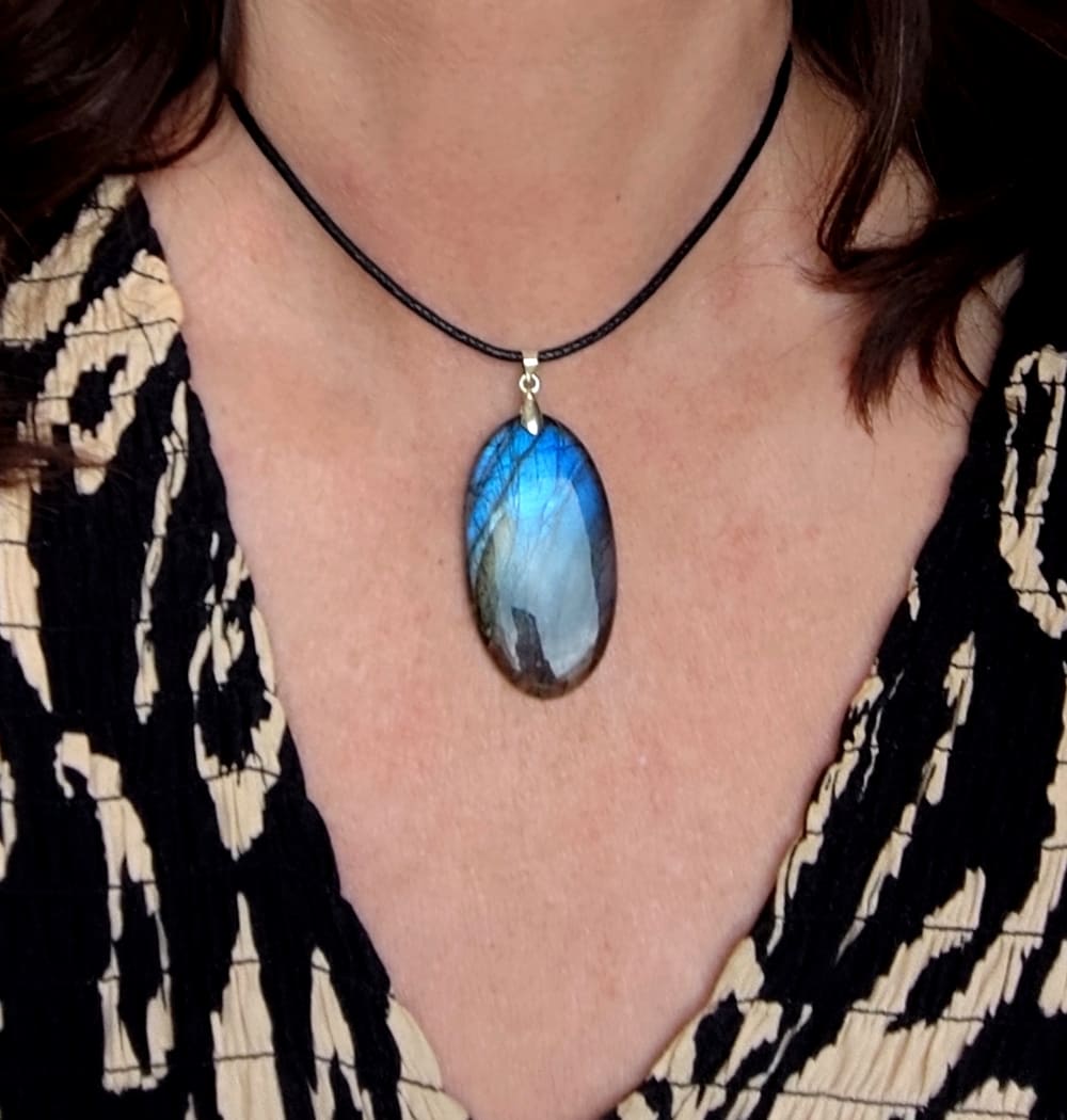 pendentif-labradorite-femme-jpg (1)