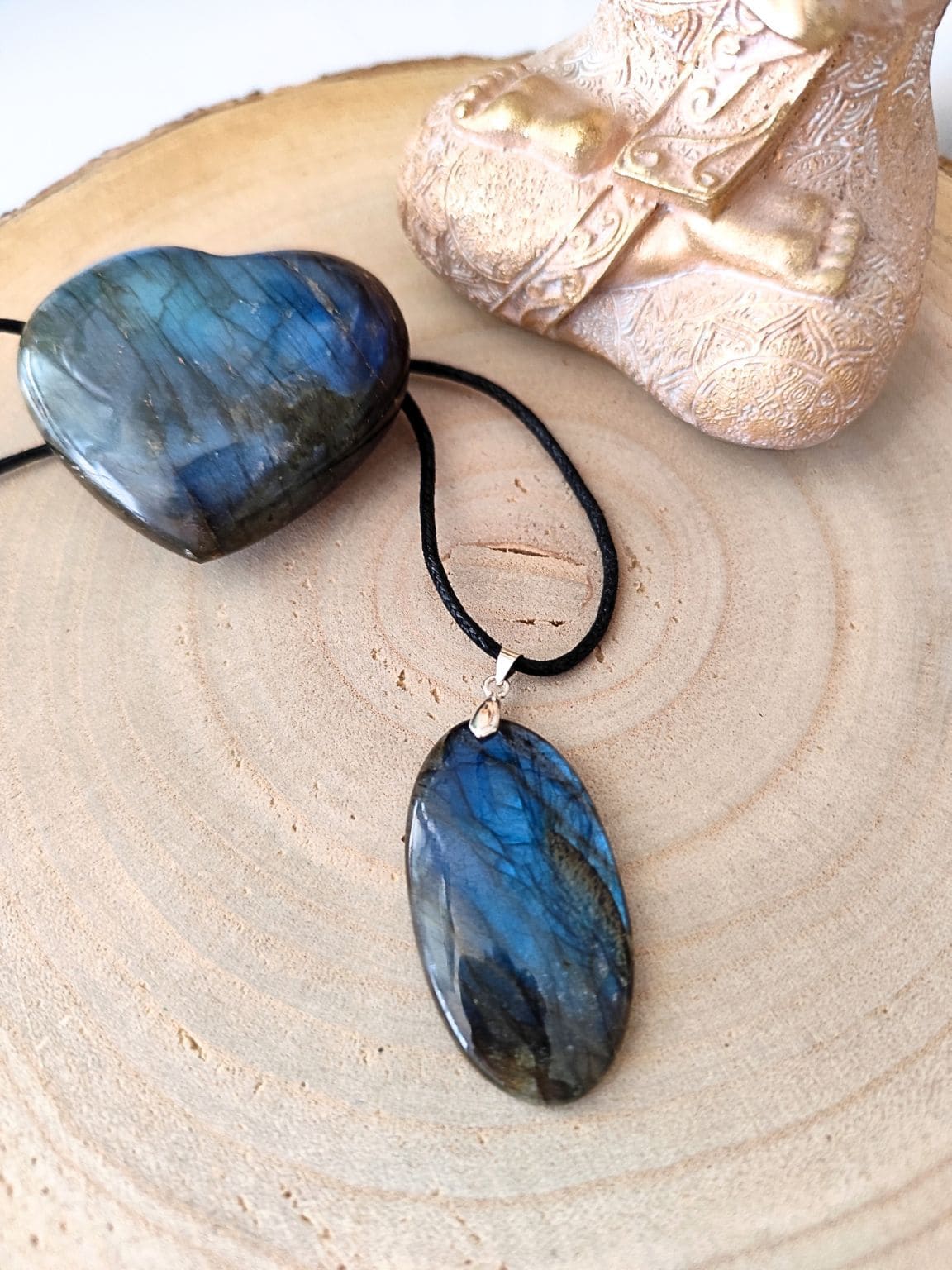 labradorite-pendentif-de-qualite-presentation-jpg