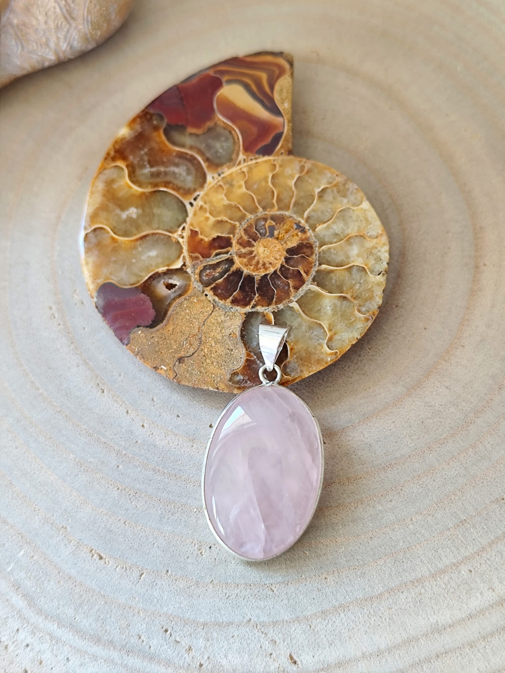 image-pendentif-quartz-rose (2)