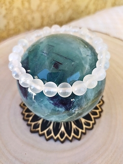 bracelet en selenite sur sphère