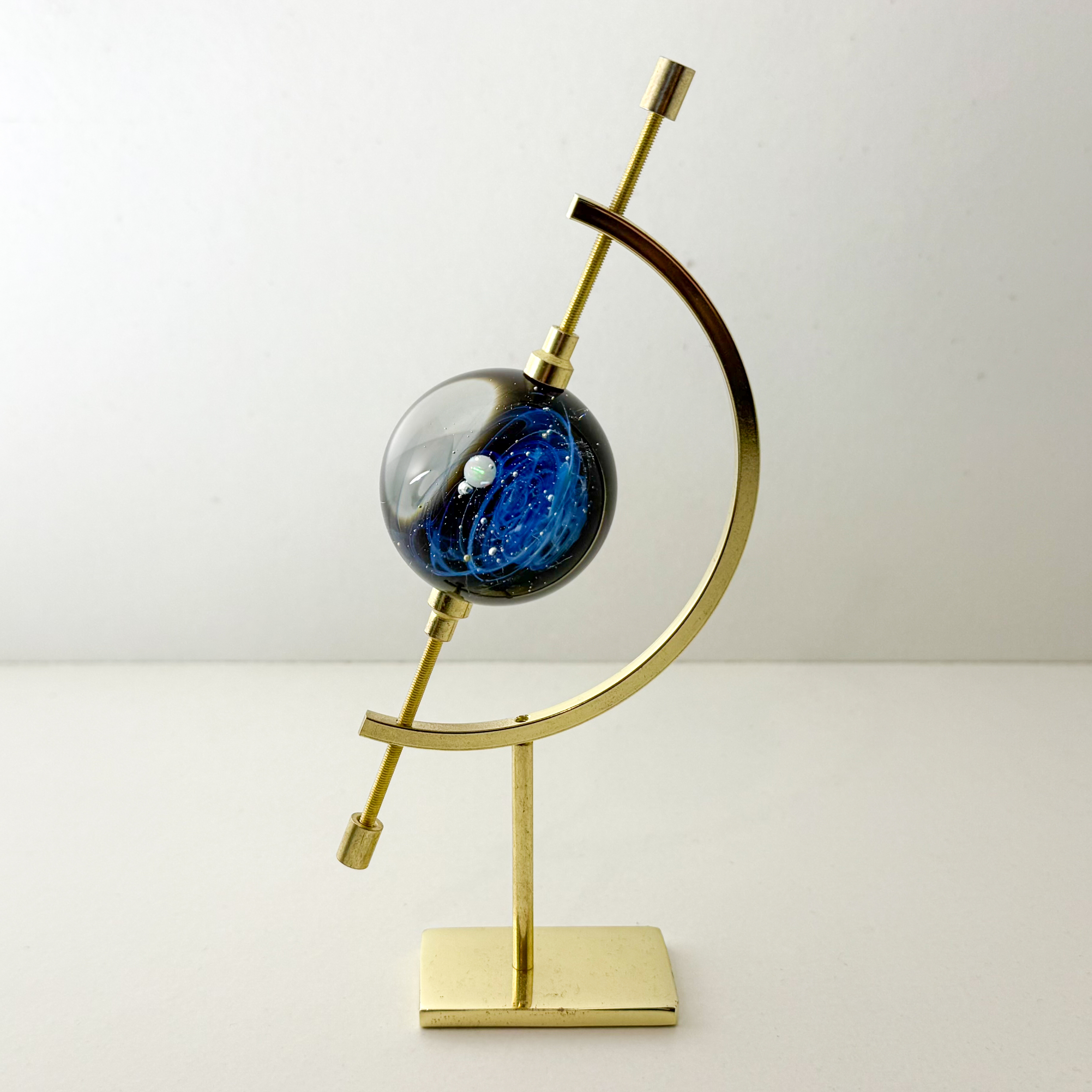 Sphère décorative en verre fait main