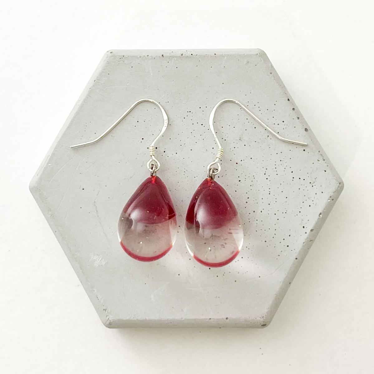 Boucles d\'oreilles gouttes rouges
