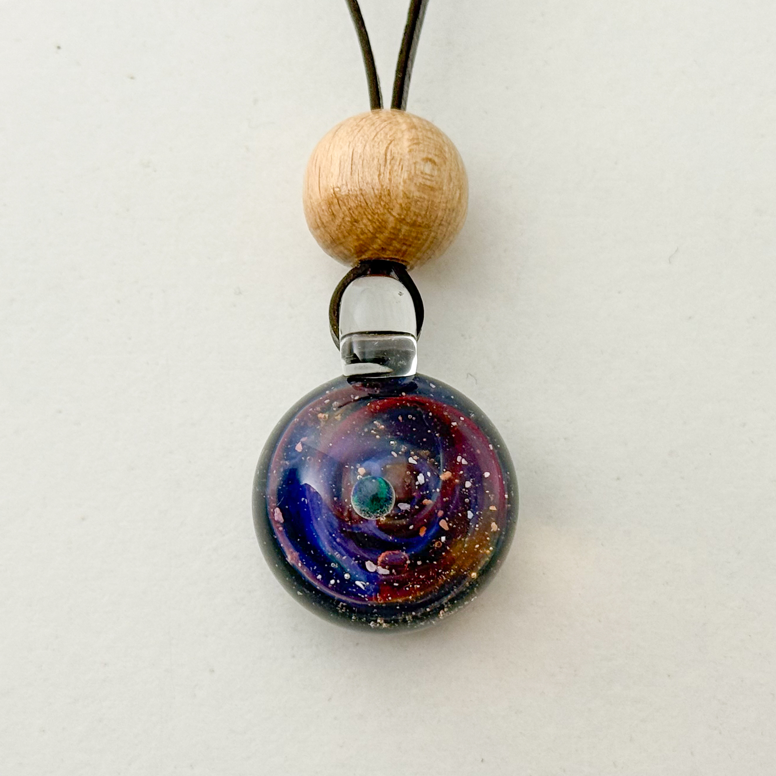 Collier Galaxie en verre rouge fait main