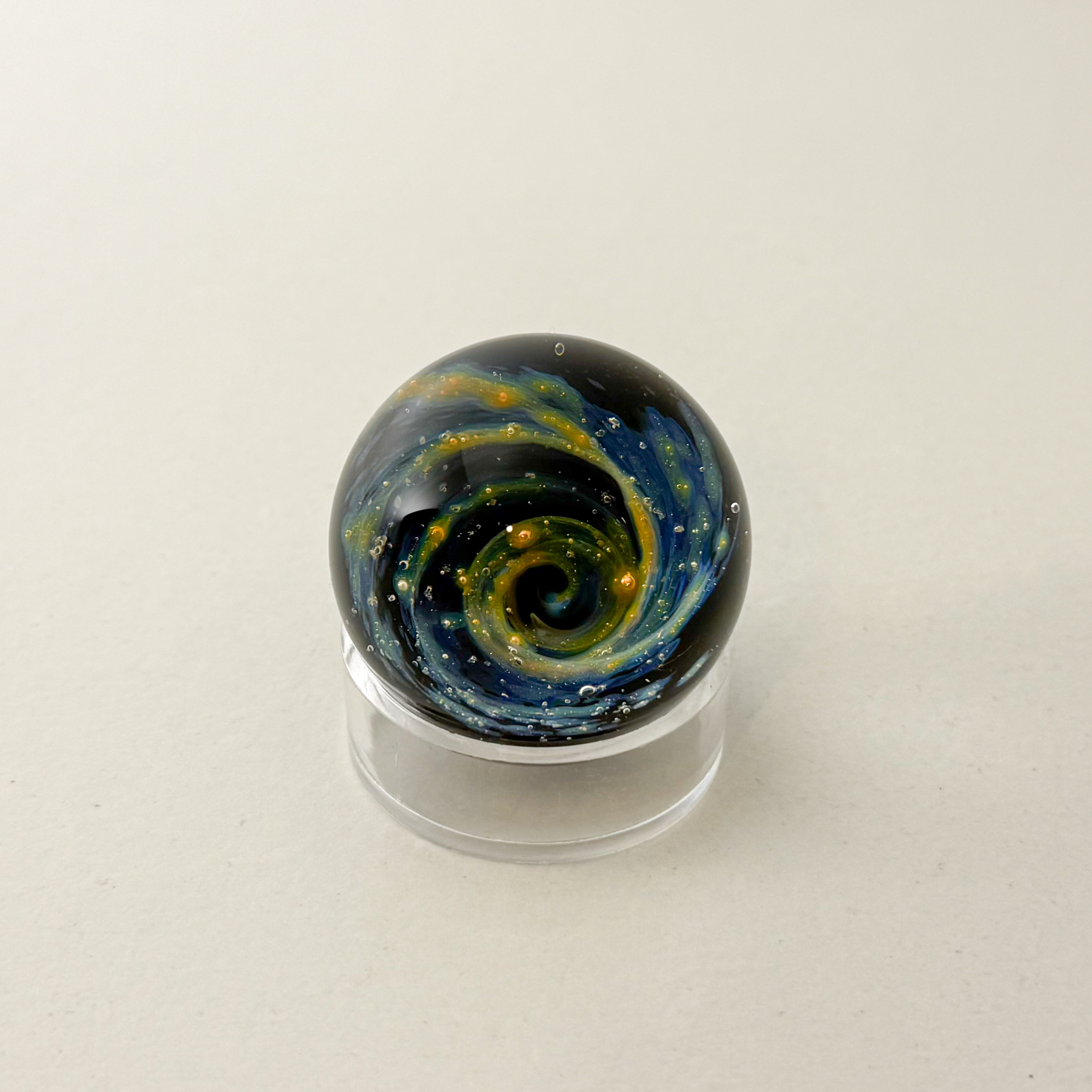 Mini sphère de verre spirale