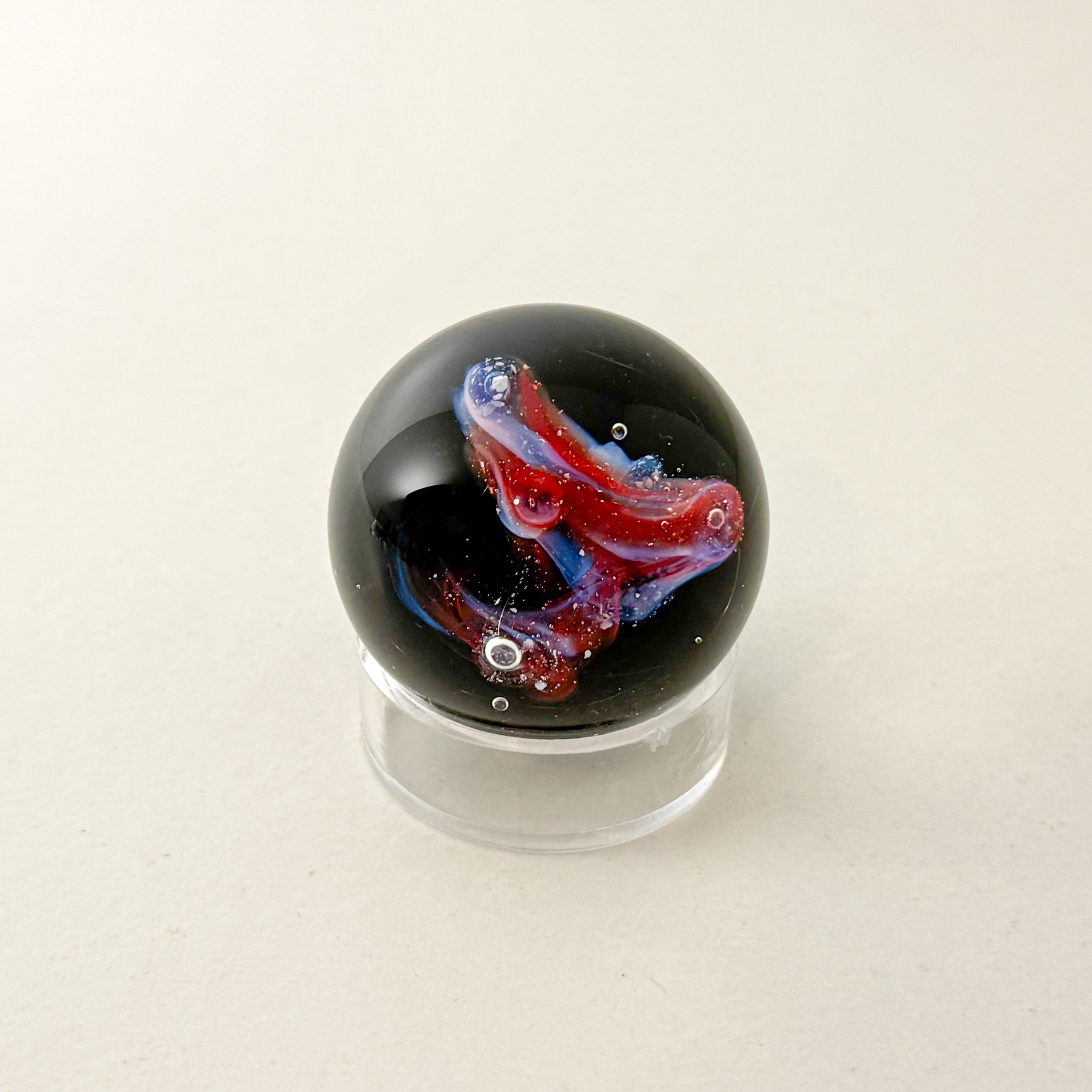 Mini sphère Nébuleuse en verre - Un univers d\'élégance Artisanale