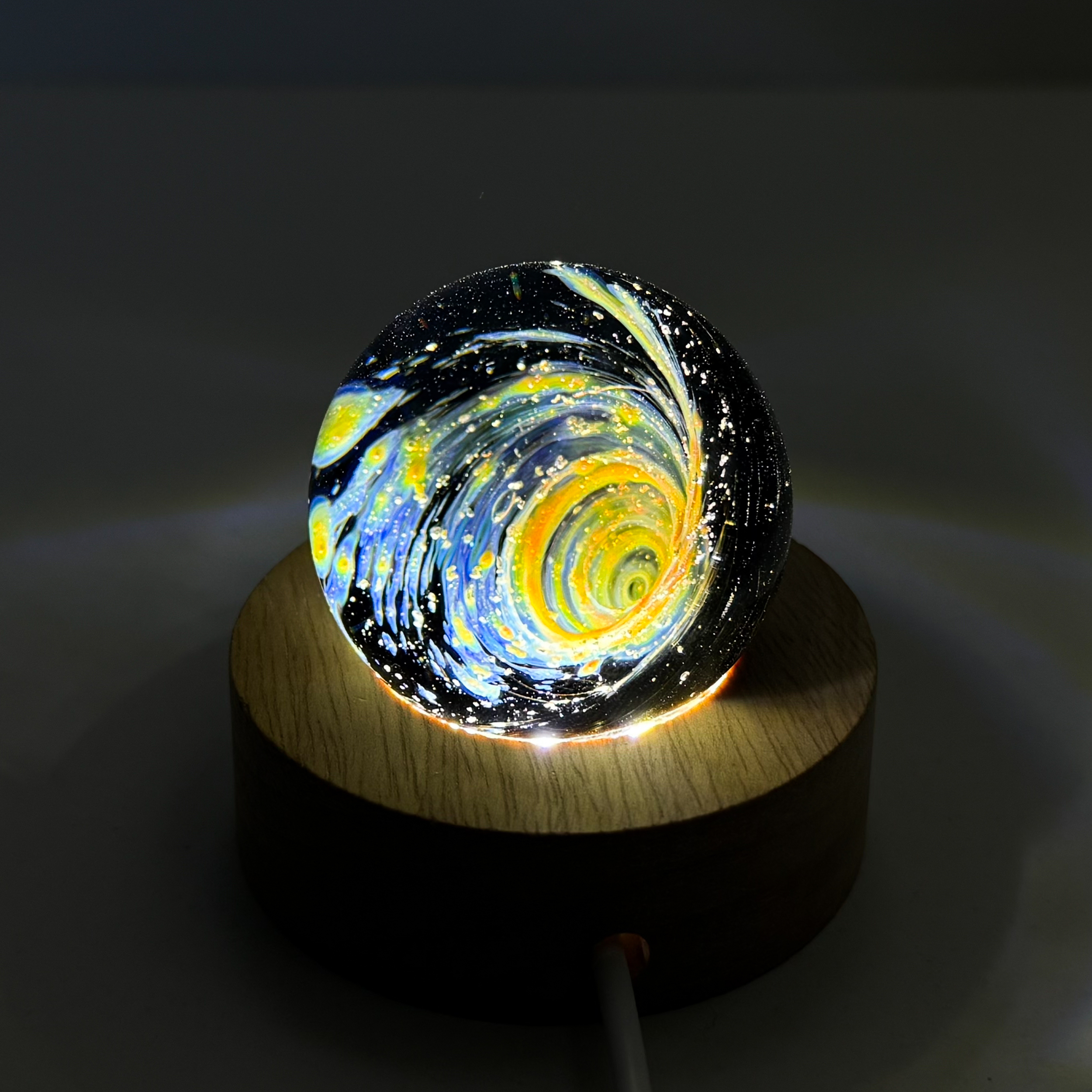 Marble vortex et socle lumineux