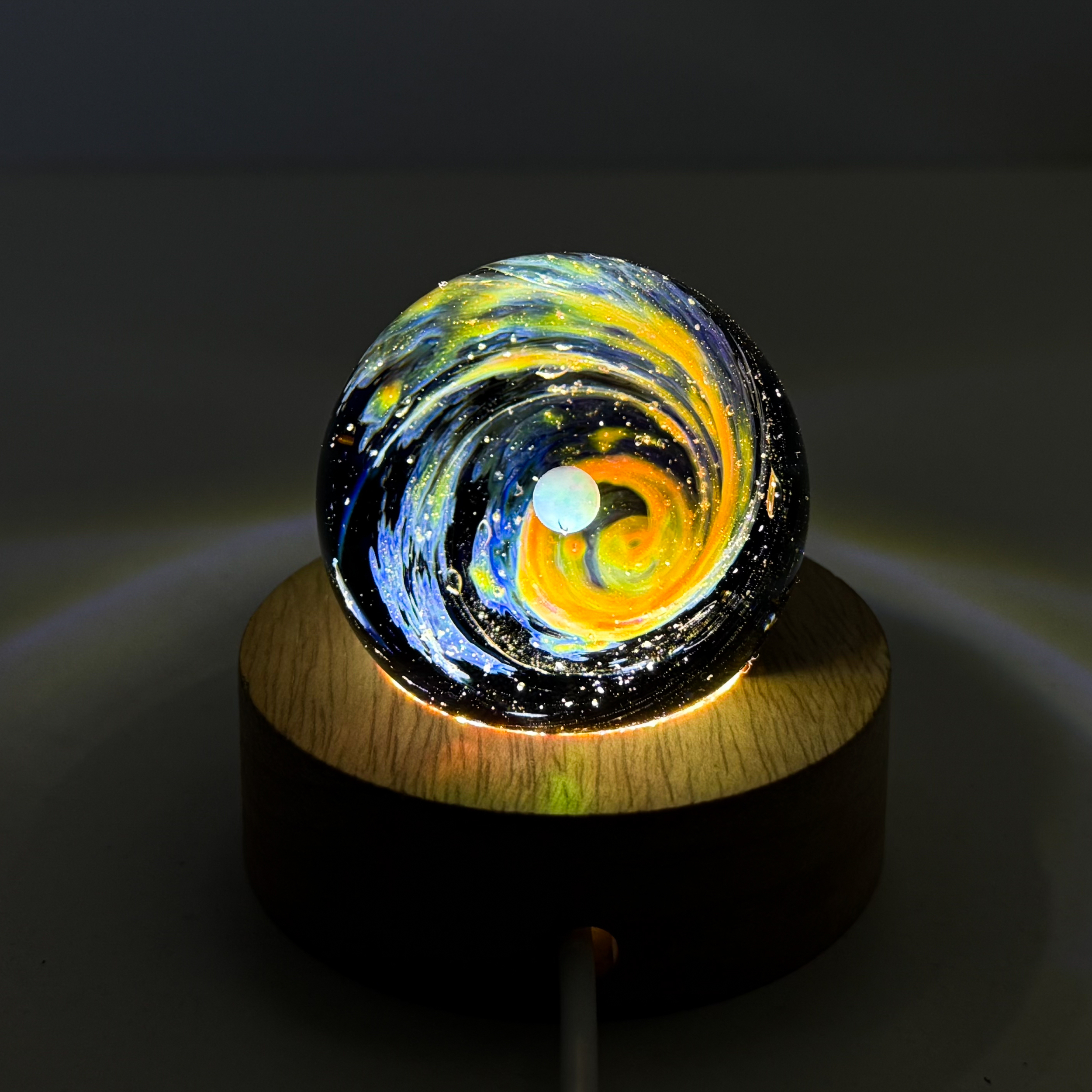 Sphère de verre Galaxie sur socle led