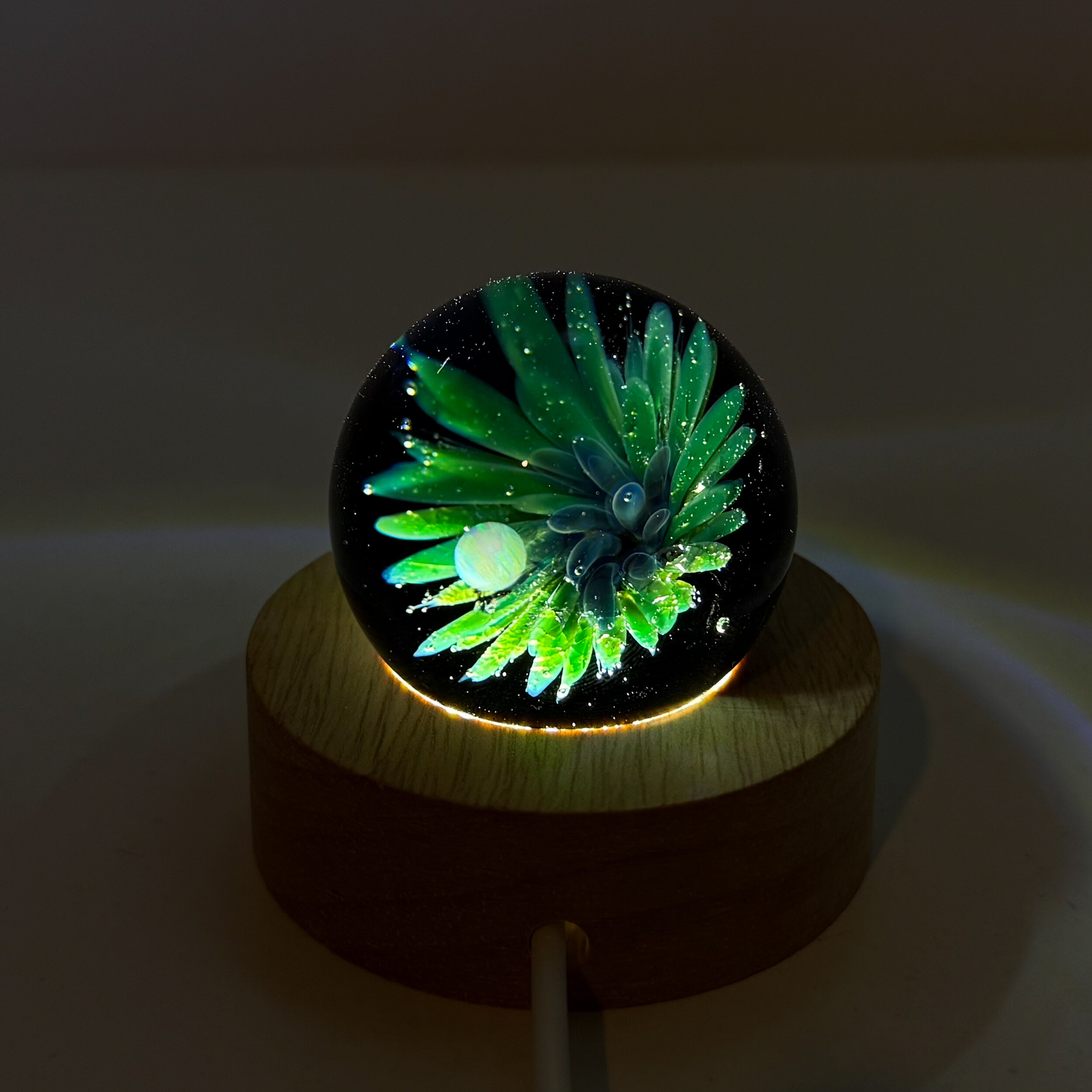 Sphère de verre fleur galactique