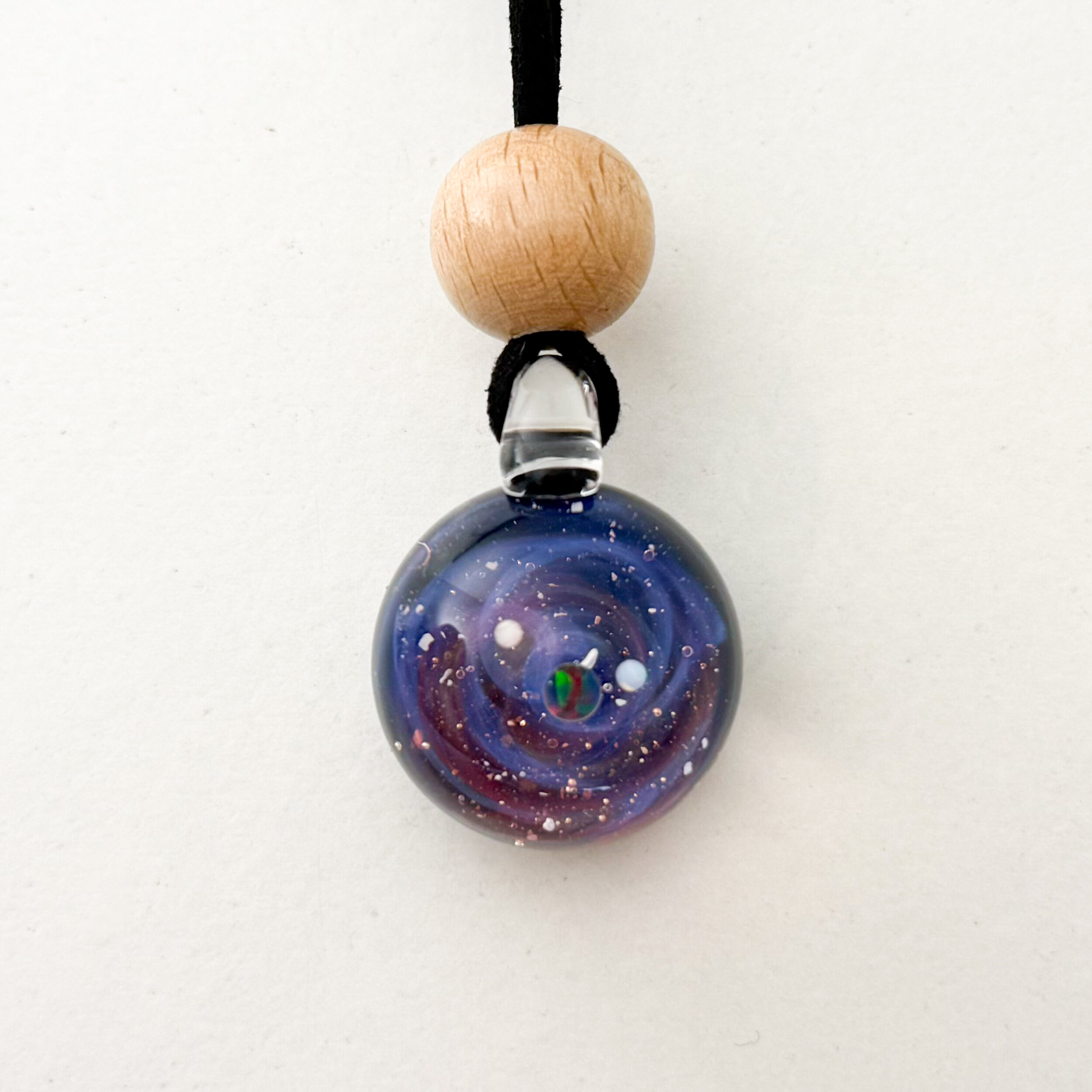 Pendentif système solaire artisanal en verre