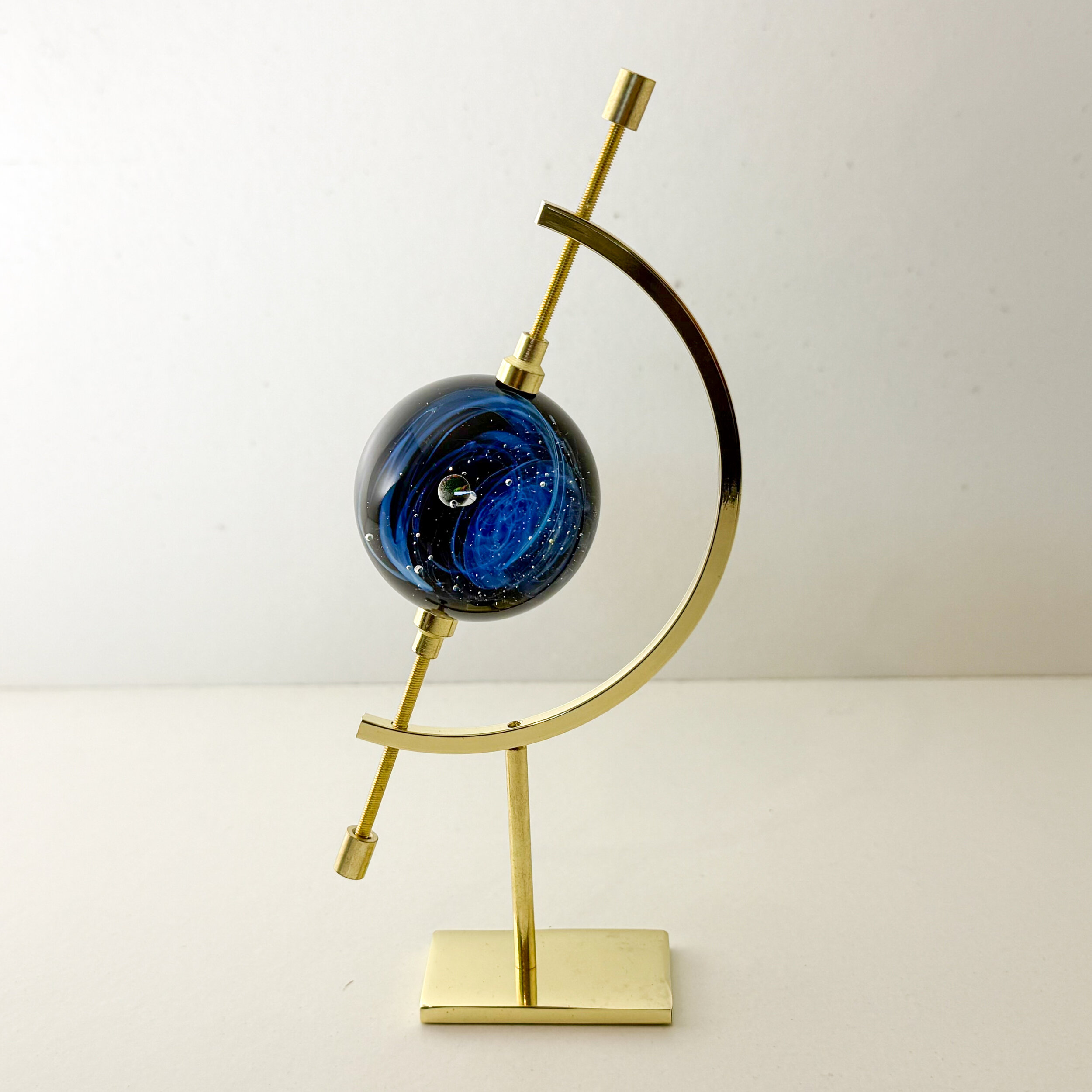 Sphère décorative en verre fait main