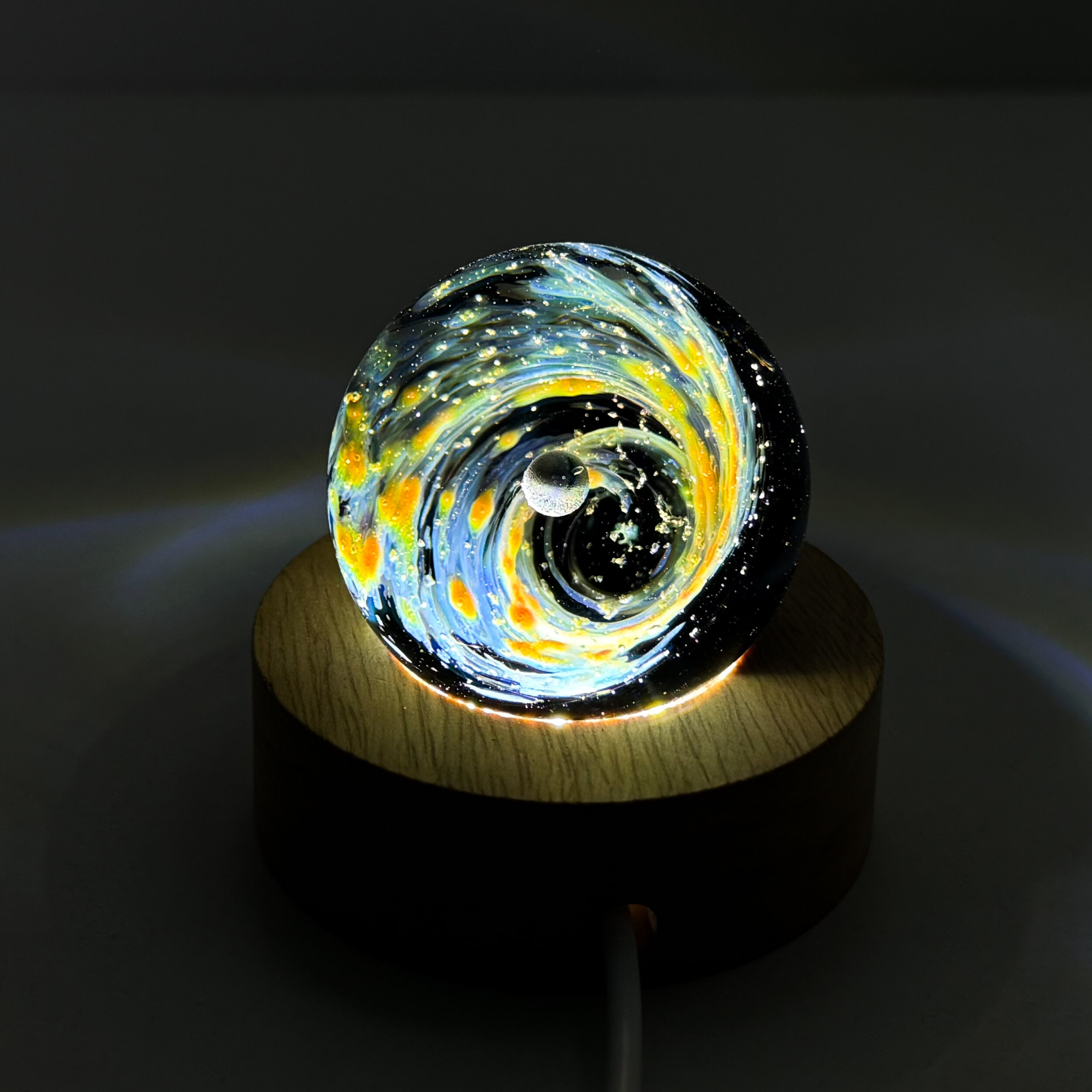 Sphère de verre Galaxie sur socle led
