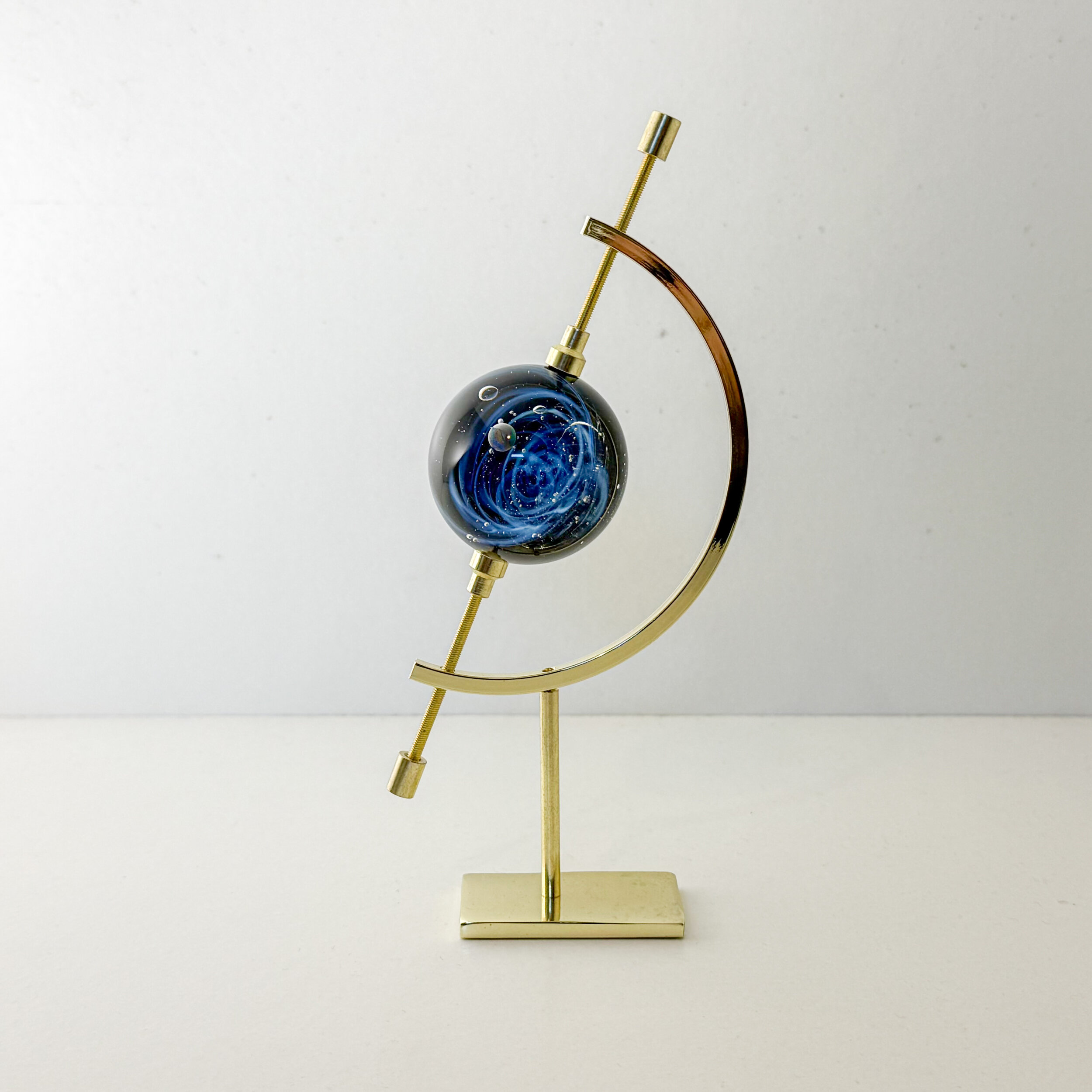 Sphère décorative en verre fait main