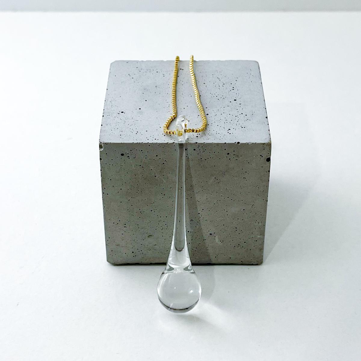Collier goutte de verre transparente chaîne inox argentée
