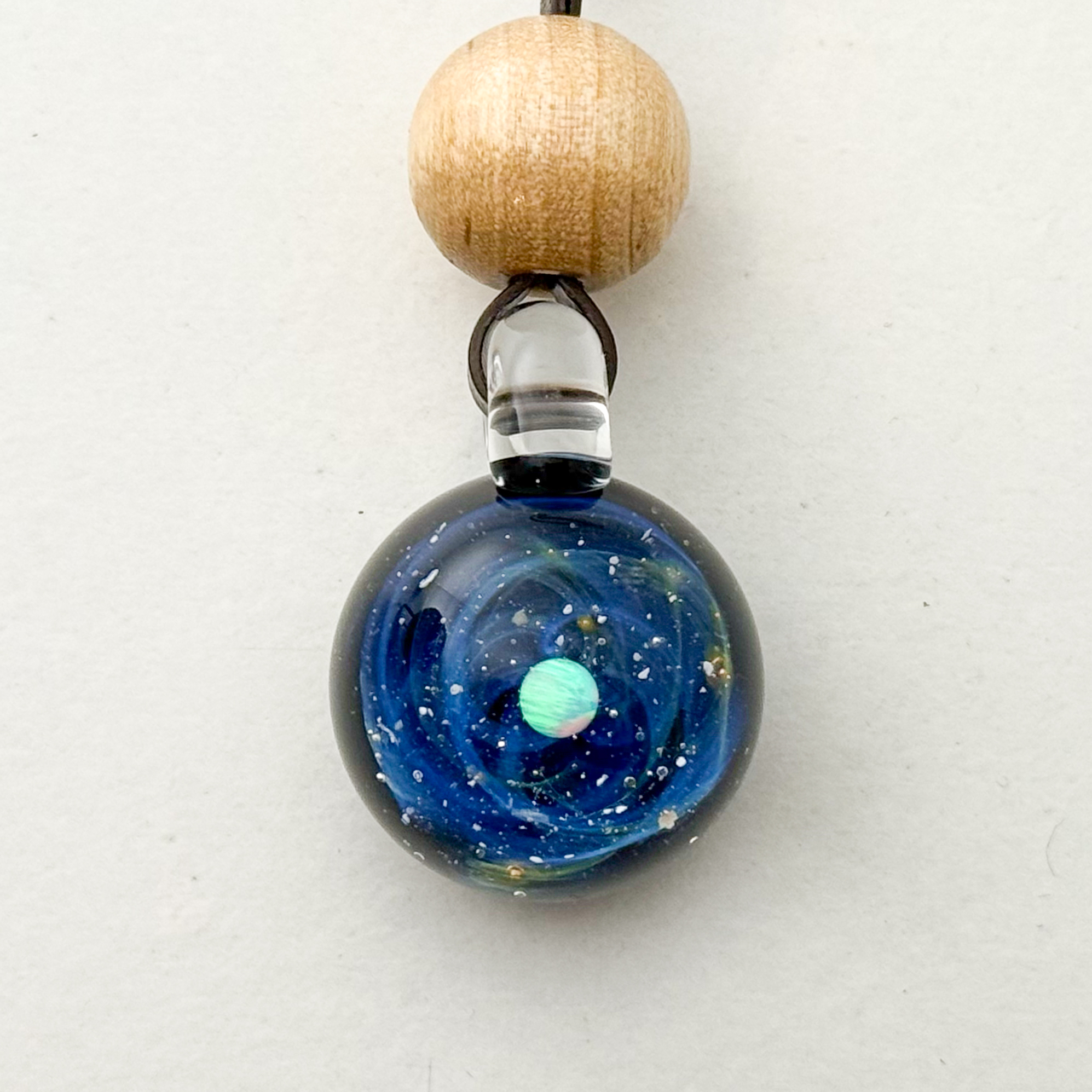Collier nébuleuse en verre