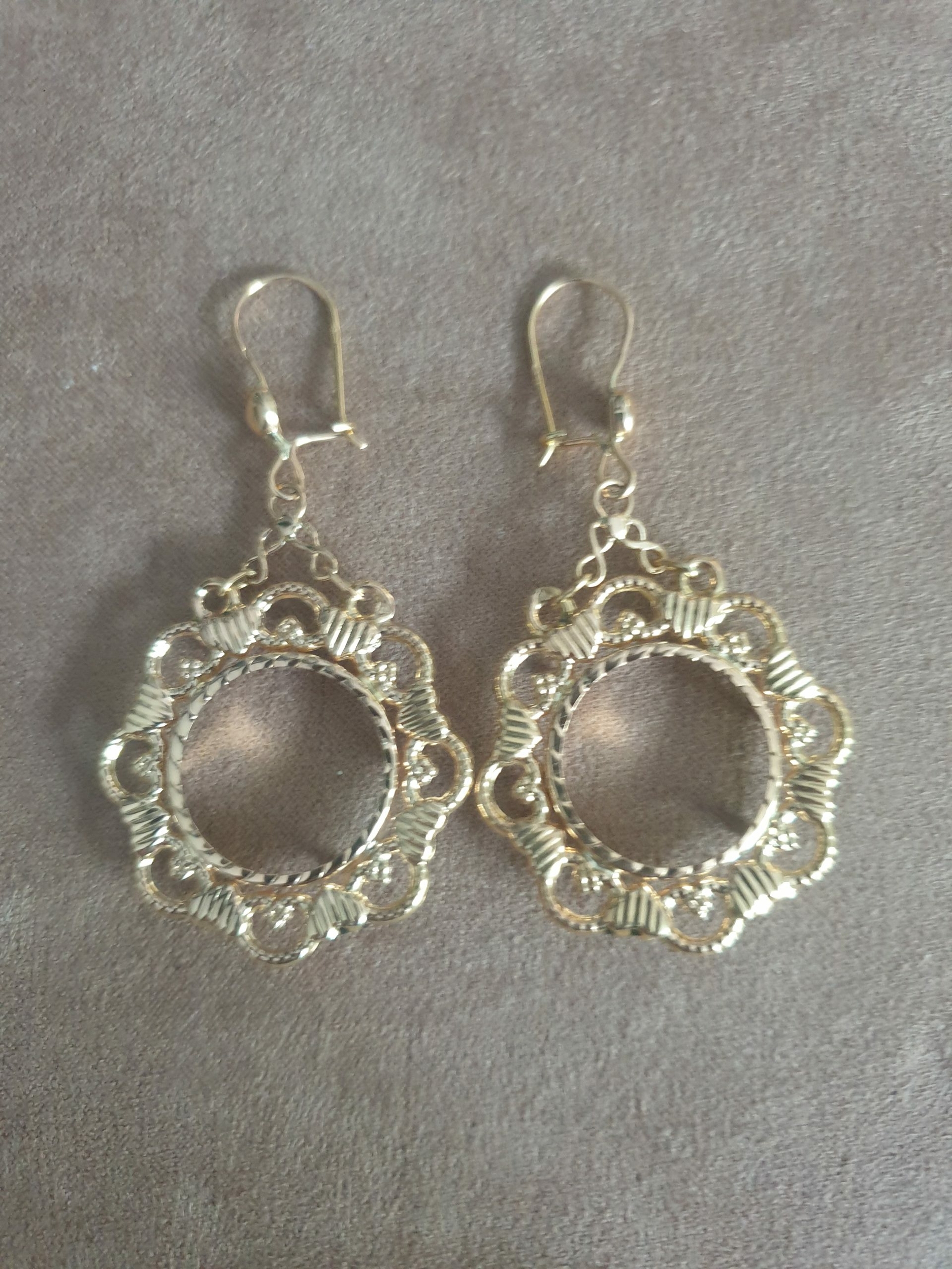 Boucles_doreilles_porte_pieces1-scaled