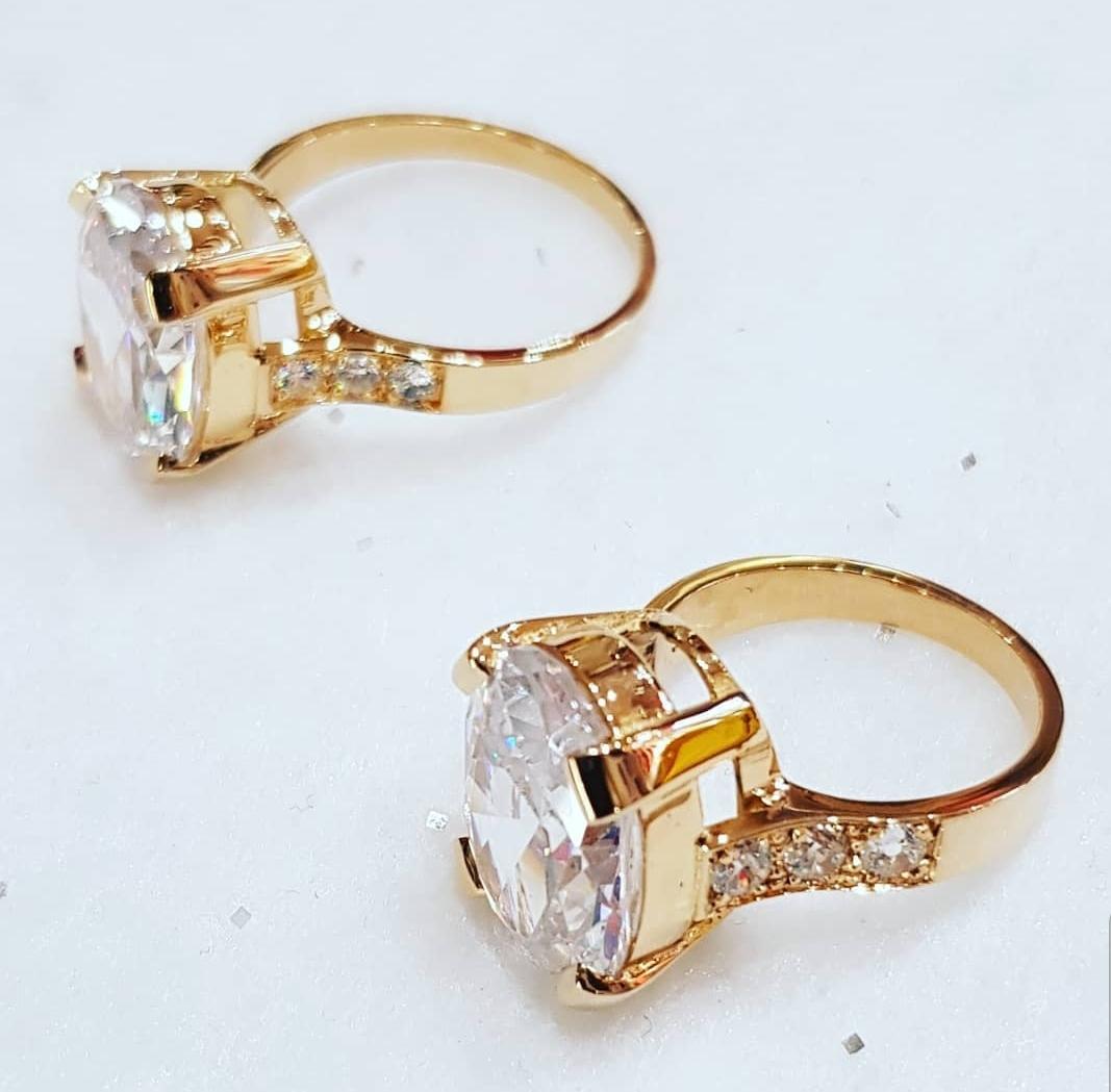 solitaire or ovale