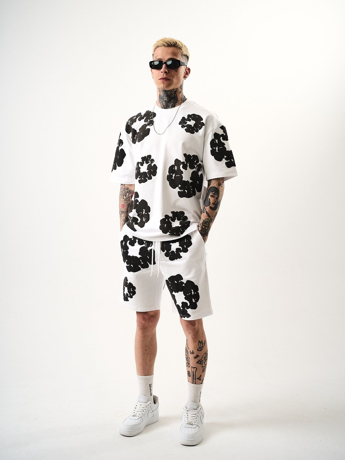 Ensemble BLANC TEE-SHIRT + SHORT FLOWER – Fraîcheur et originalité