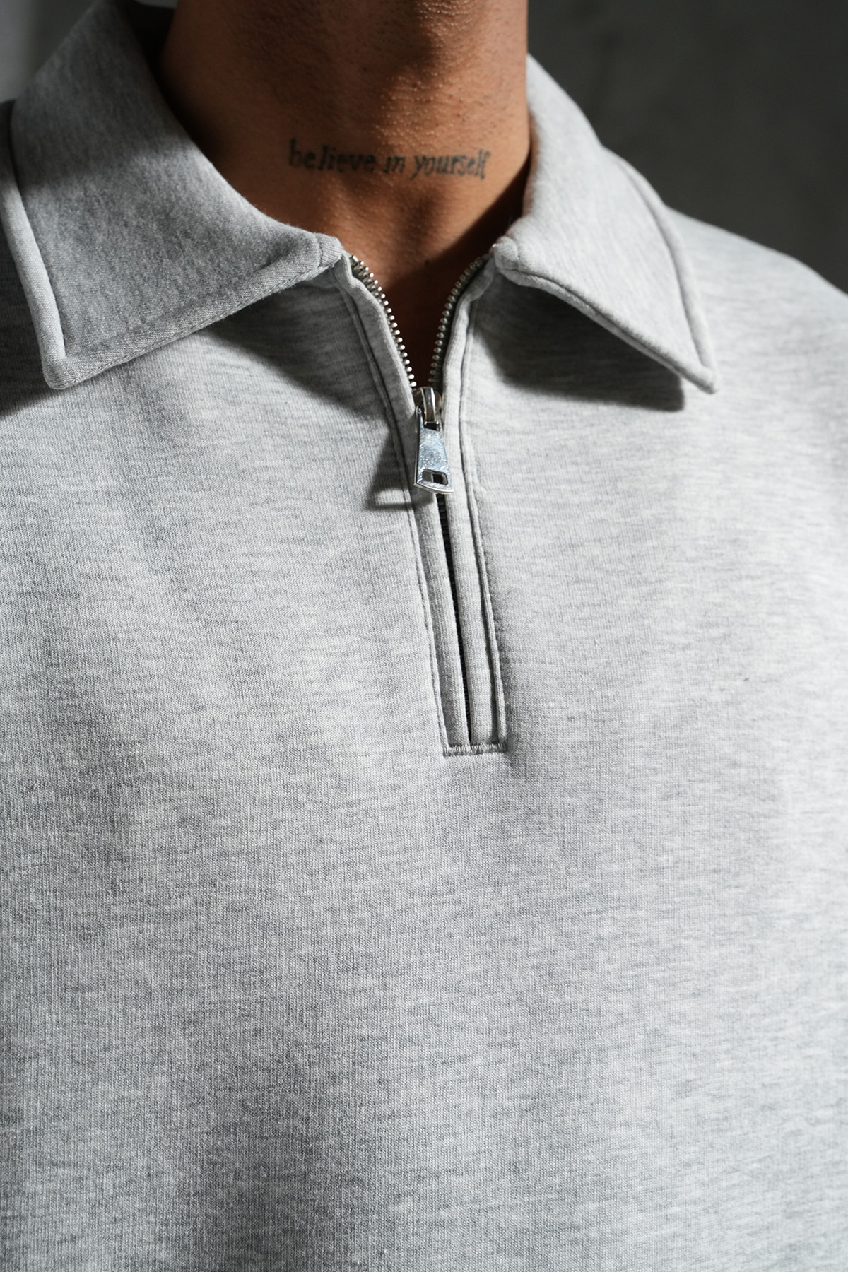 Ensemble Gris sweat col zippé minimal (3)