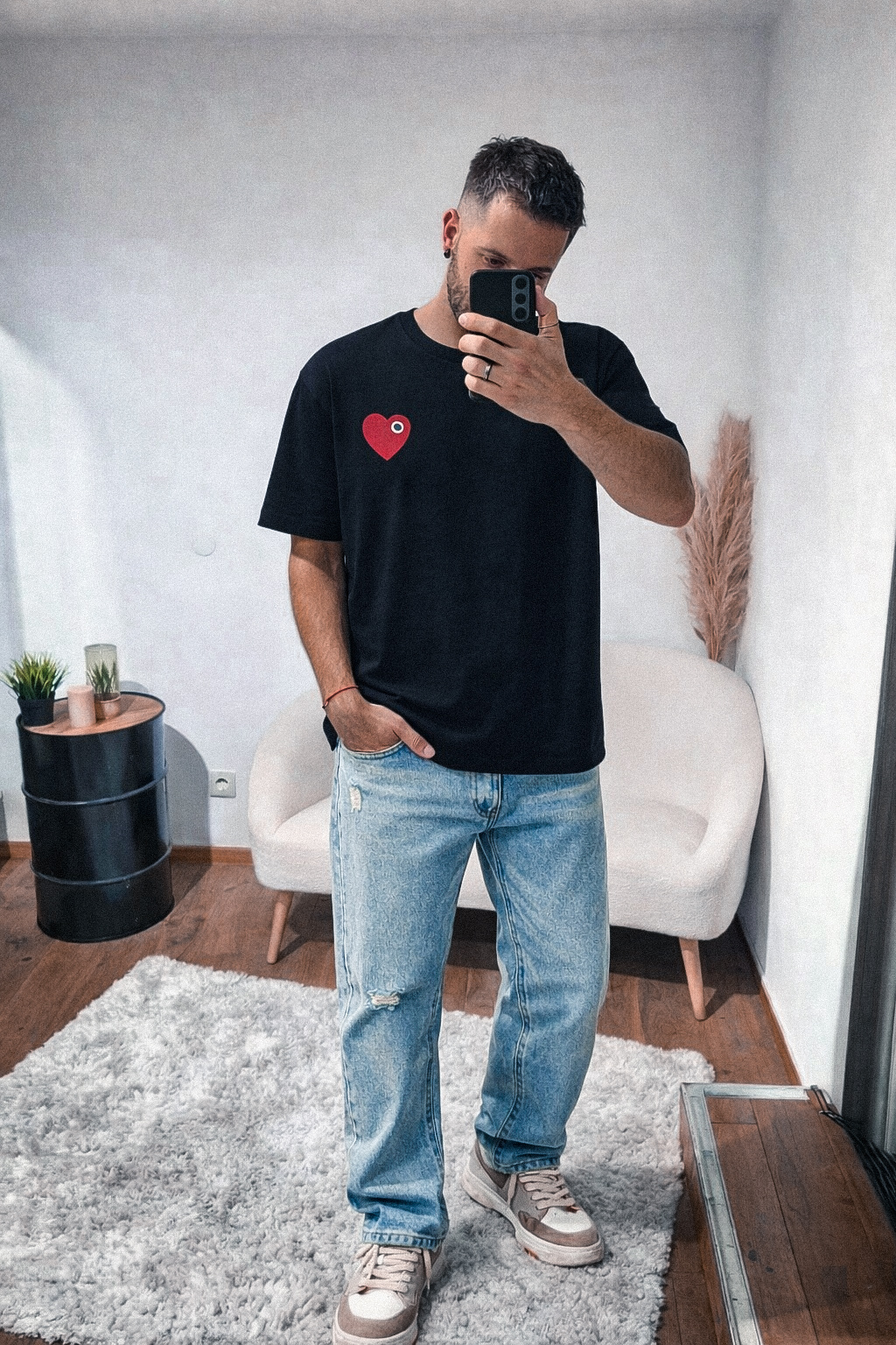 Tee-shirt Noir cœur brodé homme (1)