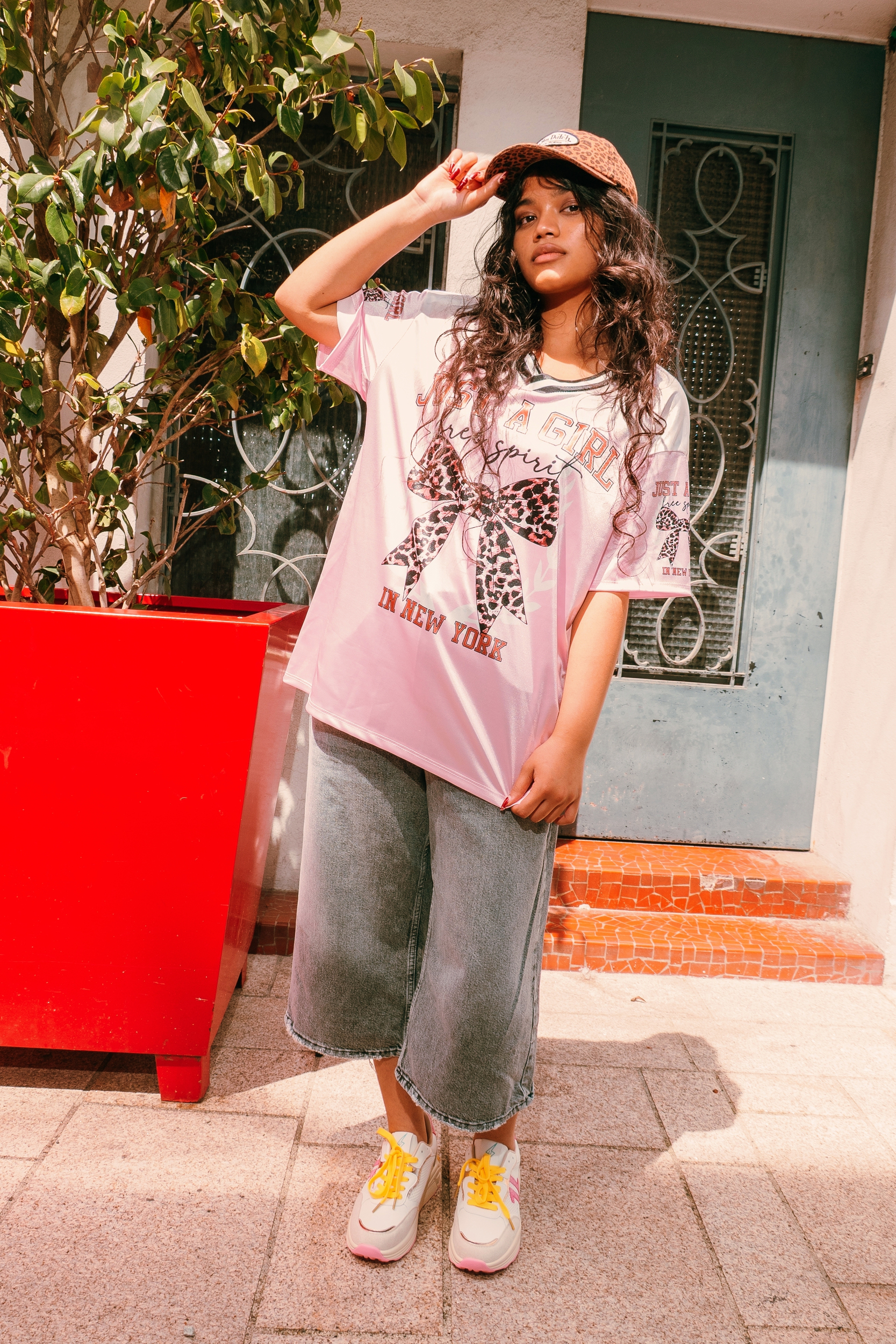 Tee-shirt Just A Girl Rose Streetwear Femme (1)