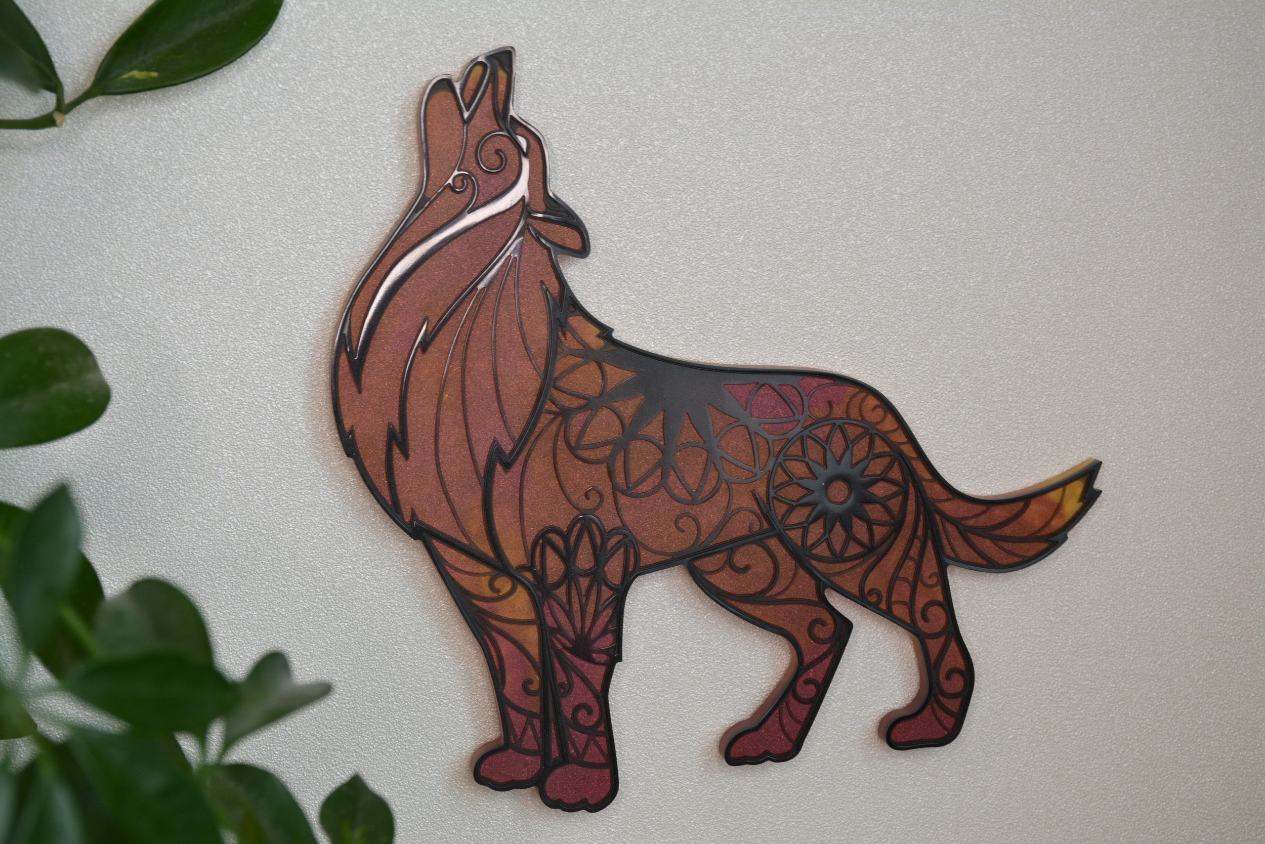 Loup rouge et or