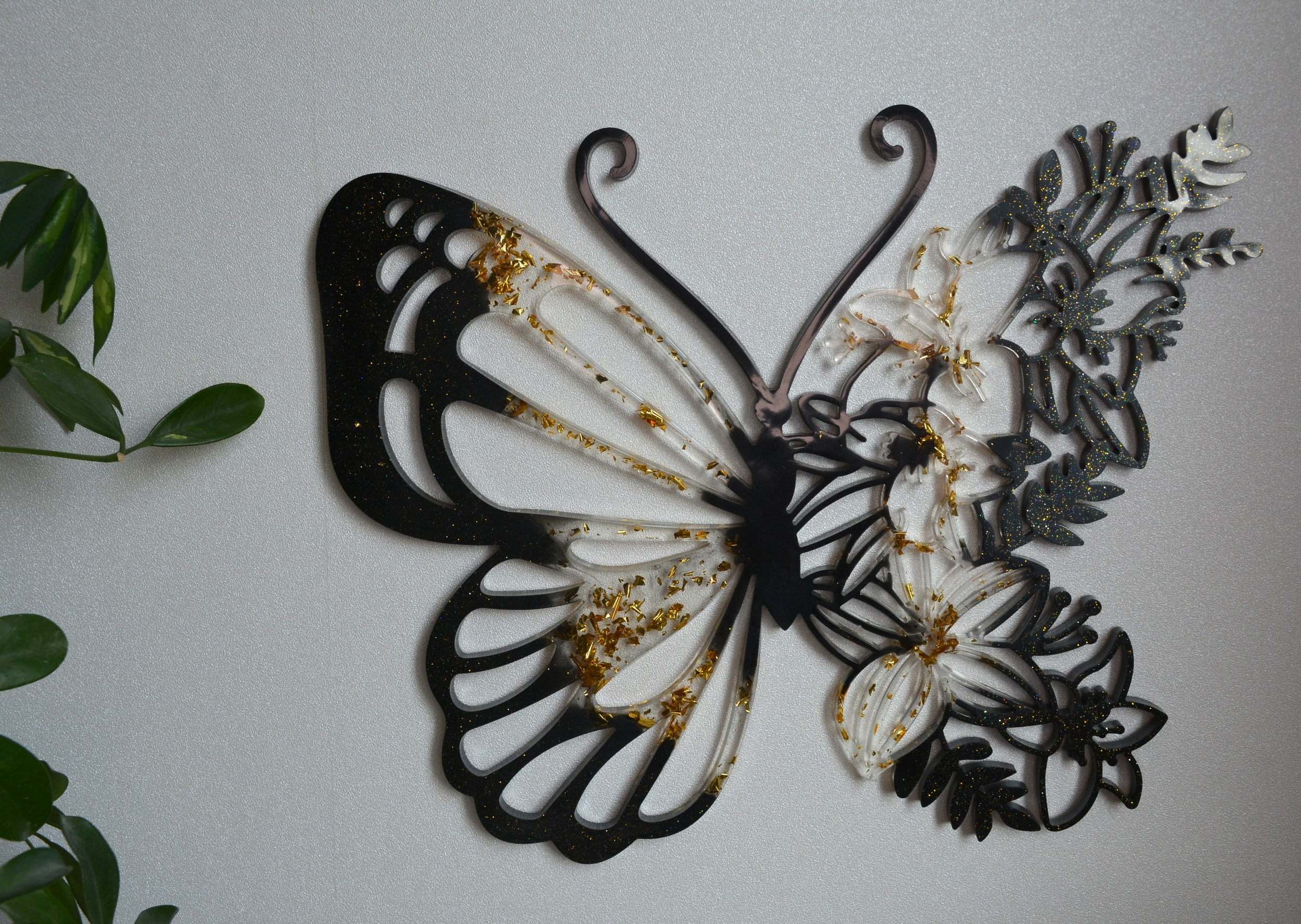 Papillon noir et or 1