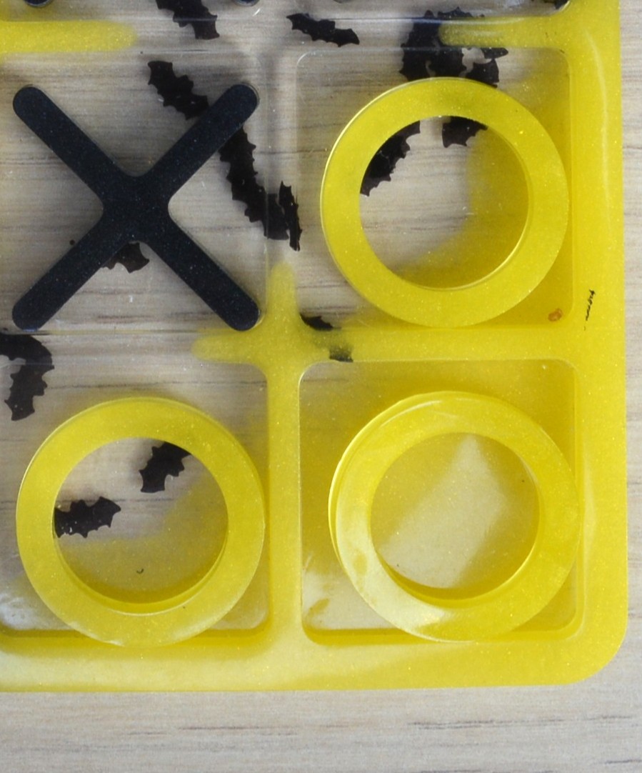 Morpion jaune et chauve-souris 1