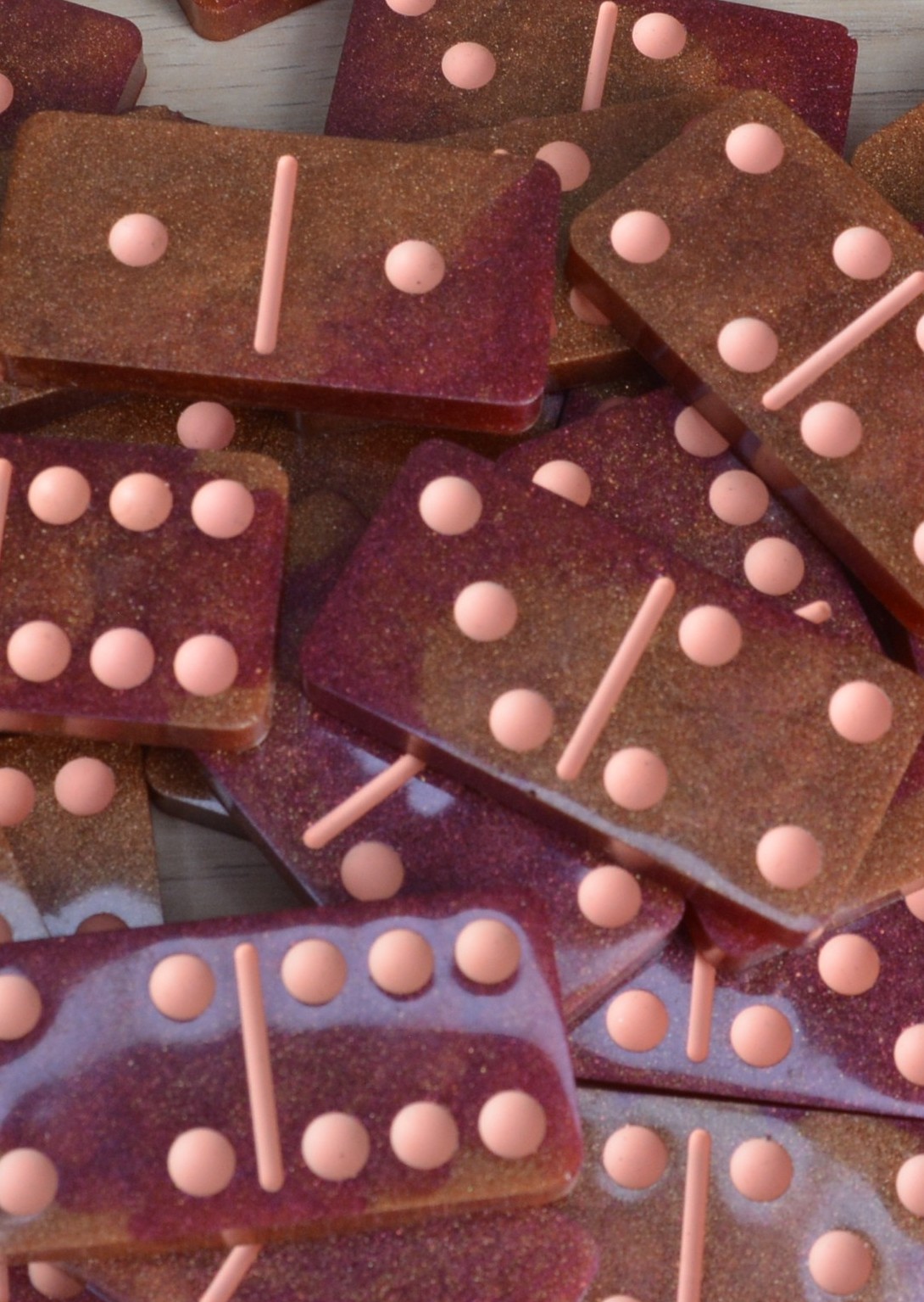 Dominos rouge et bronze 1