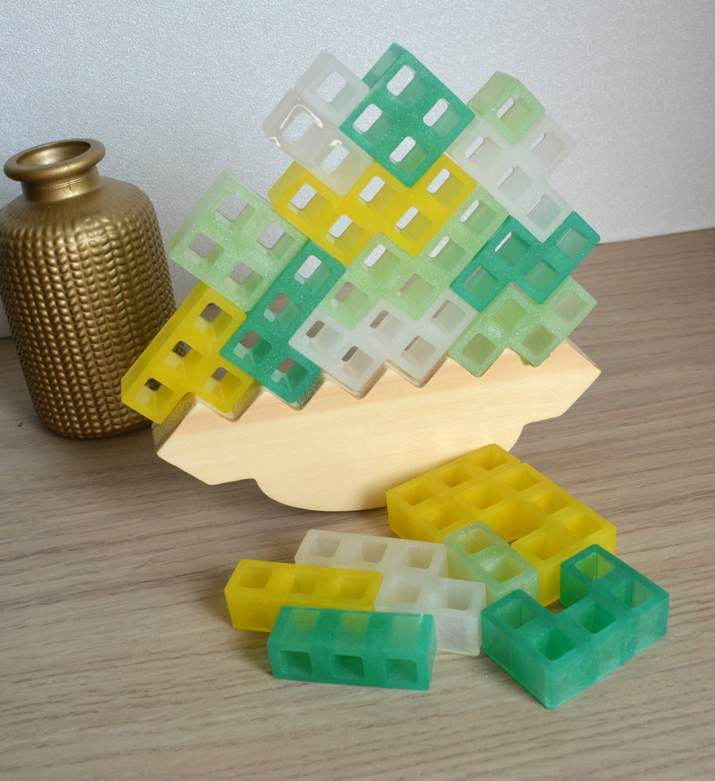 Equilibre jaune, vert et blanc 1