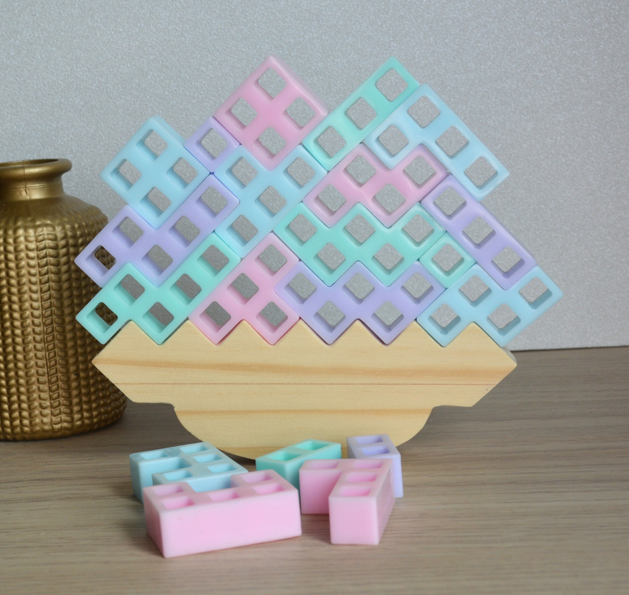 Equilibre rose, violet, bleu et vert