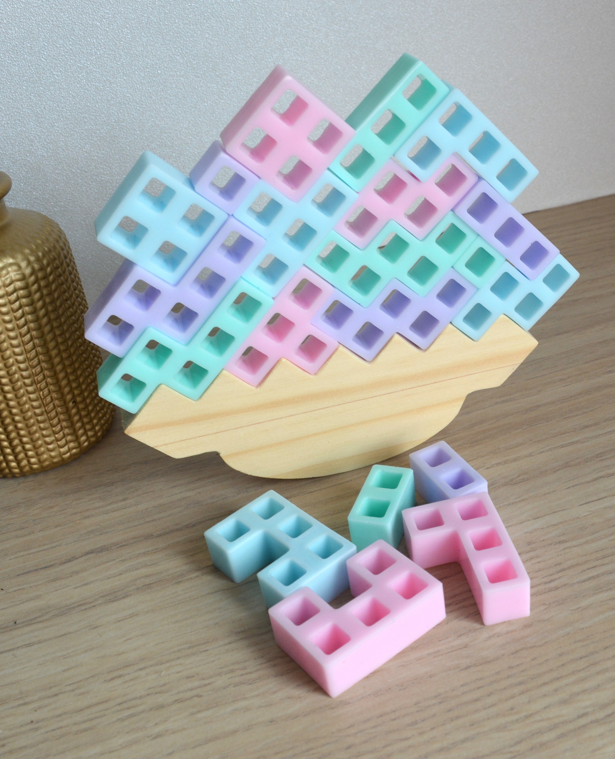 Equilibre rose, violet, bleu et vert 1