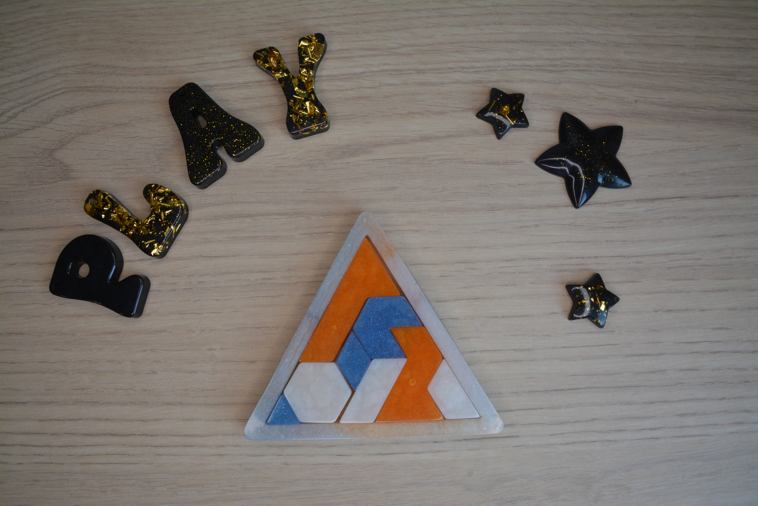 Orange, bleu et blanc