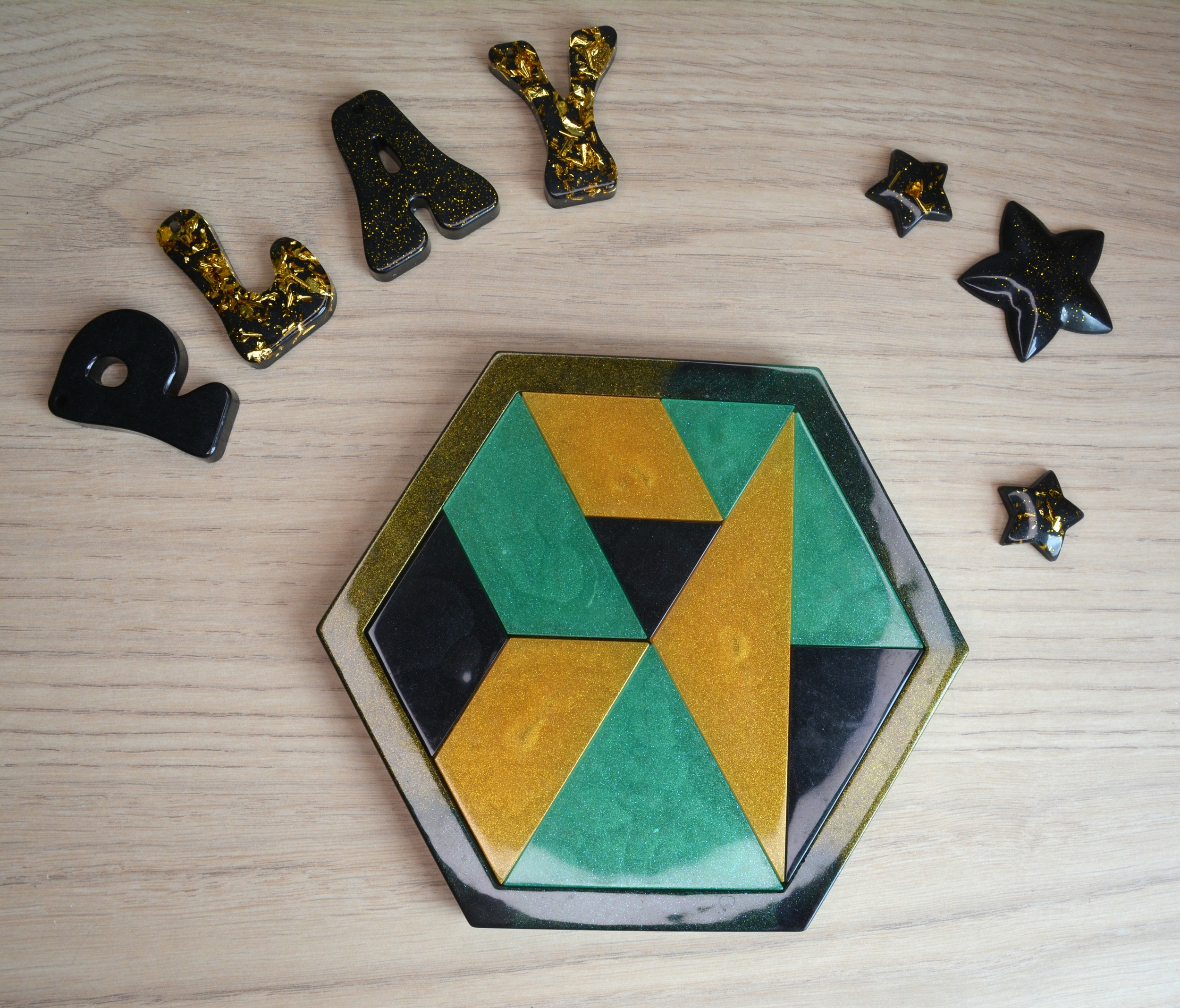 Noir, vert et or